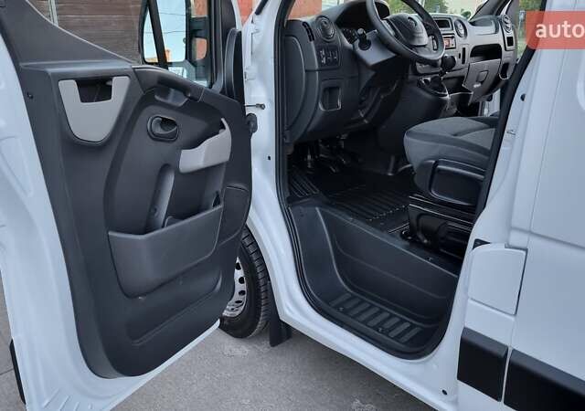 Белый Рено Мастер, объемом двигателя 2.3 л и пробегом 172 тыс. км за 18700 $, фото 15 на Automoto.ua
