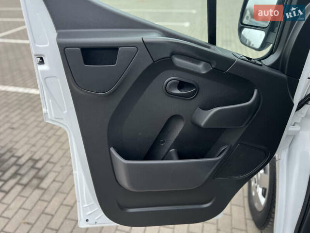 Белый Рено Мастер, объемом двигателя 2.3 л и пробегом 260 тыс. км за 19500 $, фото 30 на Automoto.ua