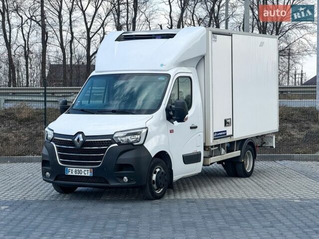 Белый Рено Мастер, объемом двигателя 2.3 л и пробегом 279 тыс. км за 30000 $, фото 2 на Automoto.ua