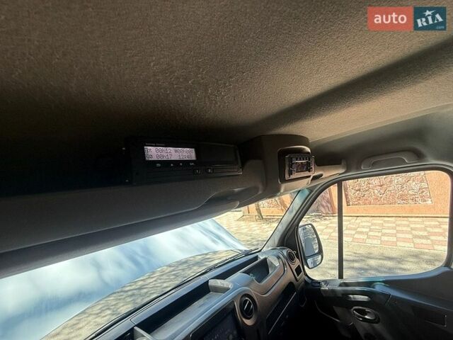 Белый Рено Мастер, объемом двигателя 2.3 л и пробегом 195 тыс. км за 26800 $, фото 49 на Automoto.ua