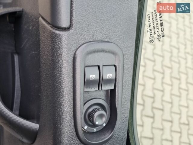 Білий Рено Мастєр, об'ємом двигуна 2.3 л та пробігом 254 тис. км за 23250 $, фото 44 на Automoto.ua