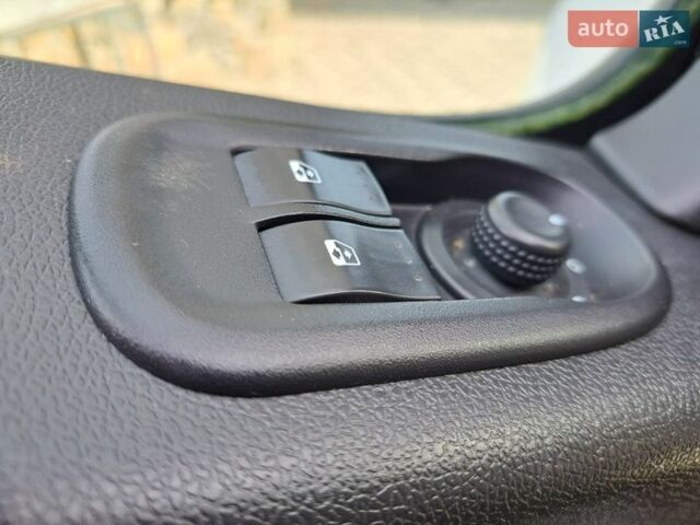 Белый Рено Мастер, объемом двигателя 2.3 л и пробегом 307 тыс. км за 18500 $, фото 15 на Automoto.ua