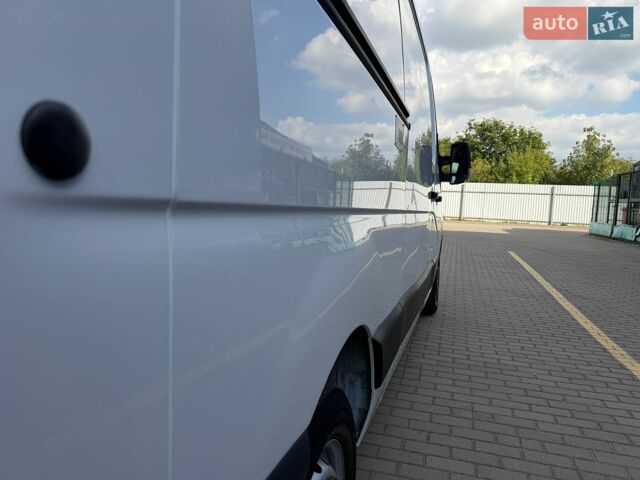 Белый Рено Мастер, объемом двигателя 0 л и пробегом 273 тыс. км за 17300 $, фото 19 на Automoto.ua