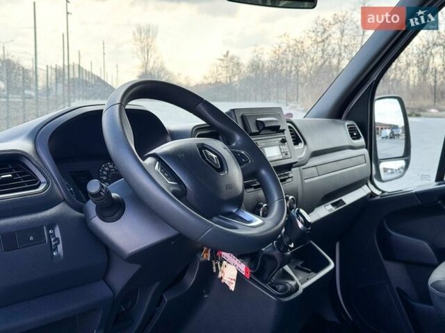 Белый Рено Мастер, объемом двигателя 2.3 л и пробегом 279 тыс. км за 30000 $, фото 16 на Automoto.ua
