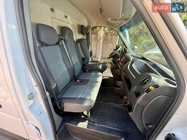 Белый Рено Мастер, объемом двигателя 2.3 л и пробегом 195 тыс. км за 26800 $, фото 41 на Automoto.ua