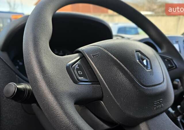 Белый Рено Мастер, объемом двигателя 2.3 л и пробегом 178 тыс. км за 19500 $, фото 18 на Automoto.ua