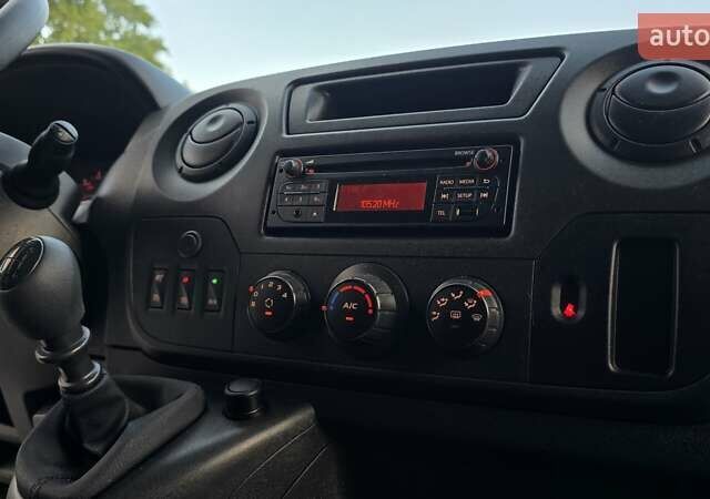 Белый Рено Мастер, объемом двигателя 2.3 л и пробегом 205 тыс. км за 22500 $, фото 23 на Automoto.ua