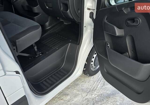 Білий Рено Мастєр, об'ємом двигуна 2.3 л та пробігом 171 тис. км за 19500 $, фото 21 на Automoto.ua