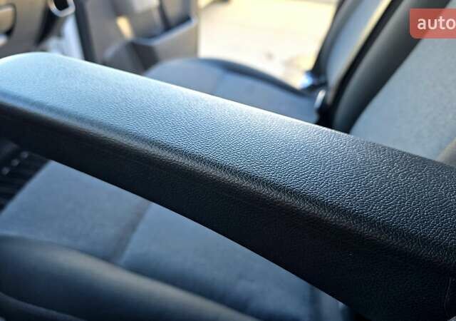 Белый Рено Мастер, объемом двигателя 2.3 л и пробегом 178 тыс. км за 19500 $, фото 19 на Automoto.ua