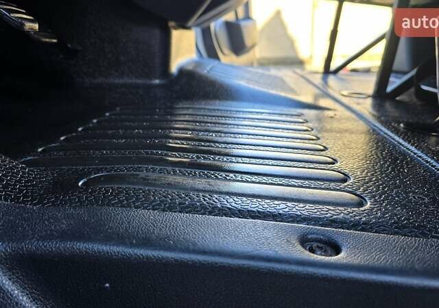 Белый Рено Мастер, объемом двигателя 2.3 л и пробегом 178 тыс. км за 19500 $, фото 9 на Automoto.ua