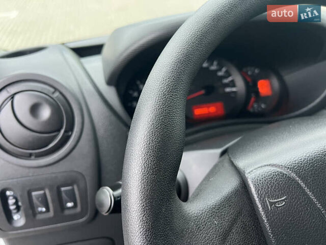 Белый Рено Мастер, объемом двигателя 2.3 л и пробегом 260 тыс. км за 19500 $, фото 34 на Automoto.ua