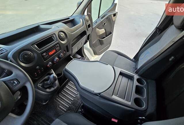 Белый Рено Мастер, объемом двигателя 2.3 л и пробегом 177 тыс. км за 21500 $, фото 13 на Automoto.ua