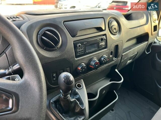 Белый Рено Мастер, объемом двигателя 2.3 л и пробегом 339 тыс. км за 17900 $, фото 26 на Automoto.ua