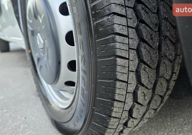 Белый Рено Мастер, объемом двигателя 2.3 л и пробегом 177 тыс. км за 21500 $, фото 5 на Automoto.ua