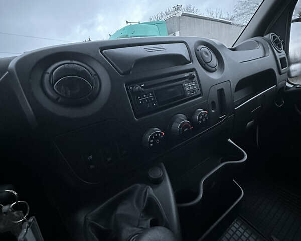 Белый Рено Мастер, объемом двигателя 2.3 л и пробегом 239 тыс. км за 21900 $, фото 10 на Automoto.ua