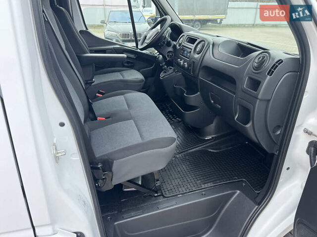 Белый Рено Мастер, объемом двигателя 2.3 л и пробегом 260 тыс. км за 19500 $, фото 41 на Automoto.ua