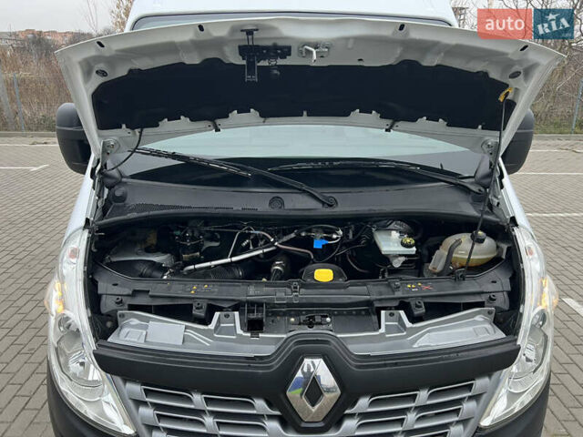 Белый Рено Мастер, объемом двигателя 2.3 л и пробегом 260 тыс. км за 19500 $, фото 44 на Automoto.ua