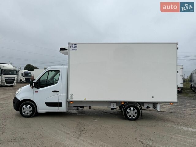 Белый Рено Мастер, объемом двигателя 2.3 л и пробегом 256 тыс. км за 23499 $, фото 3 на Automoto.ua