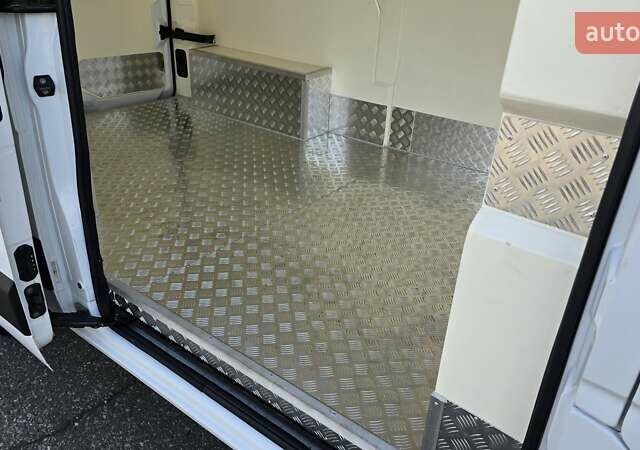 Білий Рено Мастєр, об'ємом двигуна 2.3 л та пробігом 178 тис. км за 19500 $, фото 8 на Automoto.ua