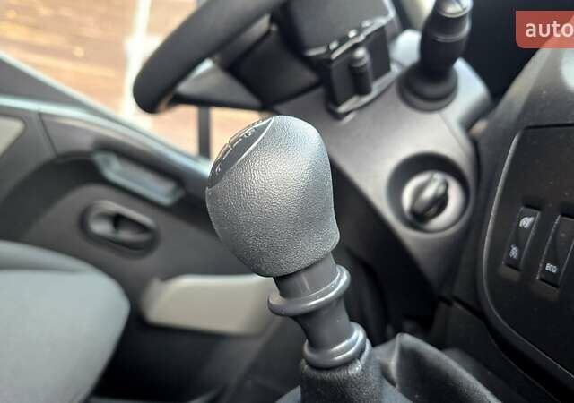 Белый Рено Мастер, объемом двигателя 2.3 л и пробегом 178 тыс. км за 19500 $, фото 20 на Automoto.ua