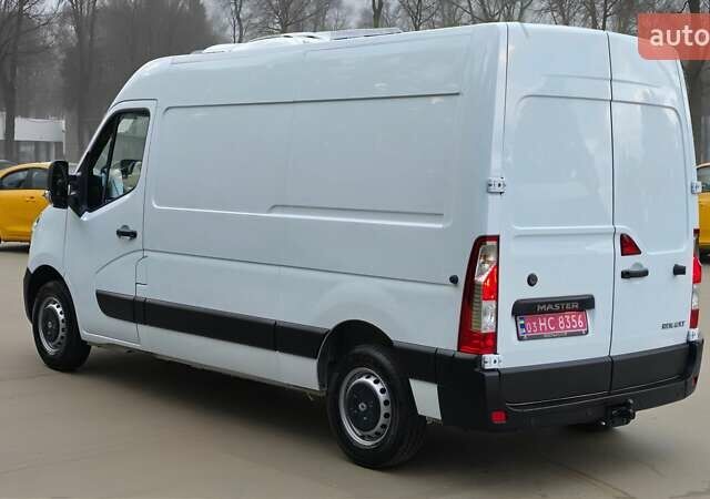 Белый Рено Мастер, объемом двигателя 2.3 л и пробегом 177 тыс. км за 21500 $, фото 4 на Automoto.ua