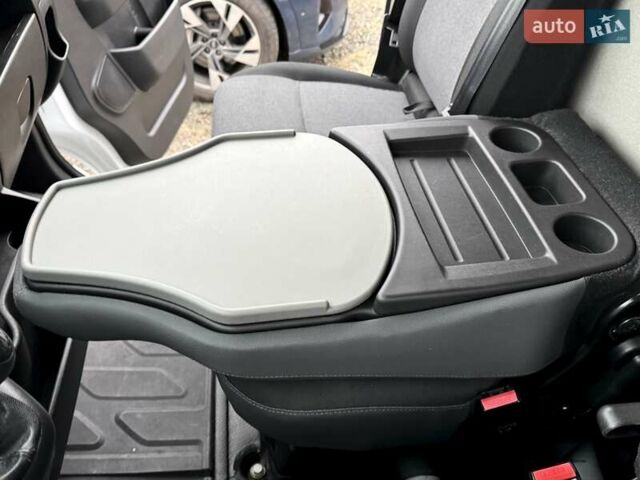 Белый Рено Мастер, объемом двигателя 2.3 л и пробегом 210 тыс. км за 18500 $, фото 21 на Automoto.ua