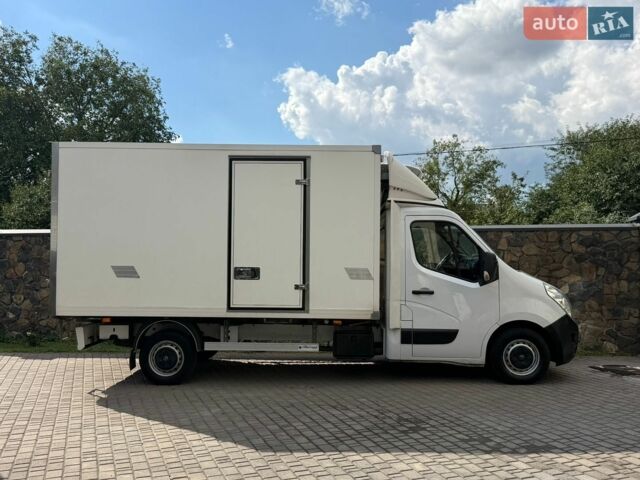 Белый Рено Мастер, объемом двигателя 2.3 л и пробегом 232 тыс. км за 18300 $, фото 1 на Automoto.ua