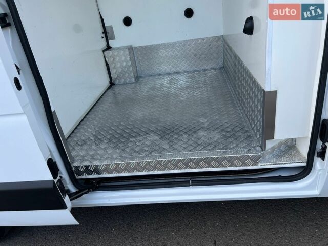 Білий Рено Мастєр, об'ємом двигуна 2.3 л та пробігом 220 тис. км за 18900 $, фото 20 на Automoto.ua