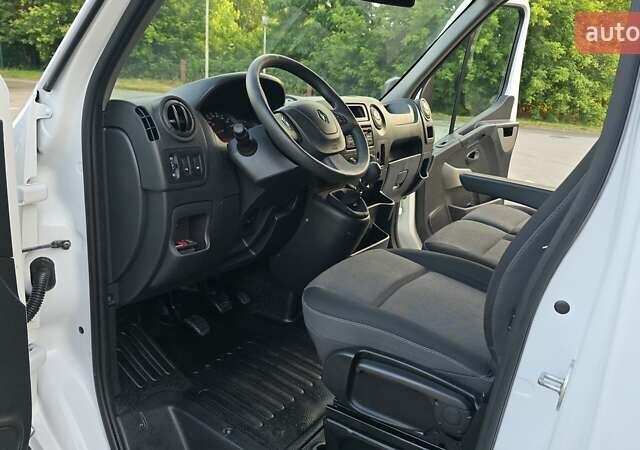 Белый Рено Мастер, объемом двигателя 2.3 л и пробегом 205 тыс. км за 22500 $, фото 7 на Automoto.ua