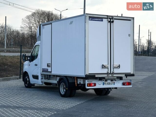 Белый Рено Мастер, объемом двигателя 2.3 л и пробегом 279 тыс. км за 30000 $, фото 3 на Automoto.ua