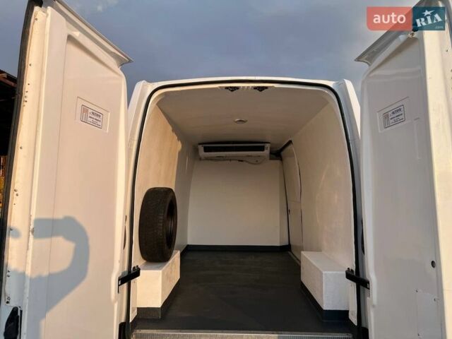 Белый Рено Мастер, объемом двигателя 2.3 л и пробегом 339 тыс. км за 17900 $, фото 18 на Automoto.ua