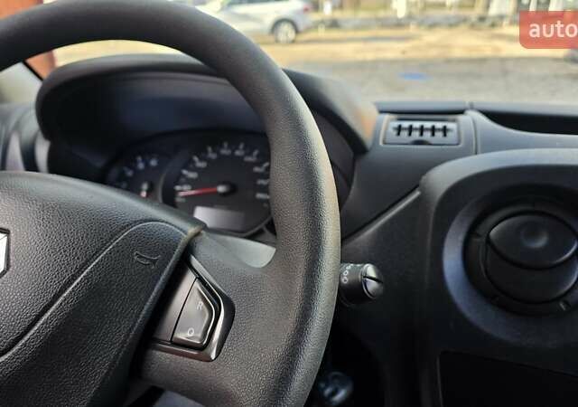 Белый Рено Мастер, объемом двигателя 2.3 л и пробегом 178 тыс. км за 19500 $, фото 16 на Automoto.ua