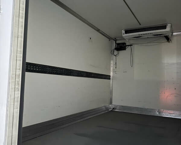 Білий Рено Мастєр, об'ємом двигуна 2.3 л та пробігом 211 тис. км за 22700 $, фото 6 на Automoto.ua