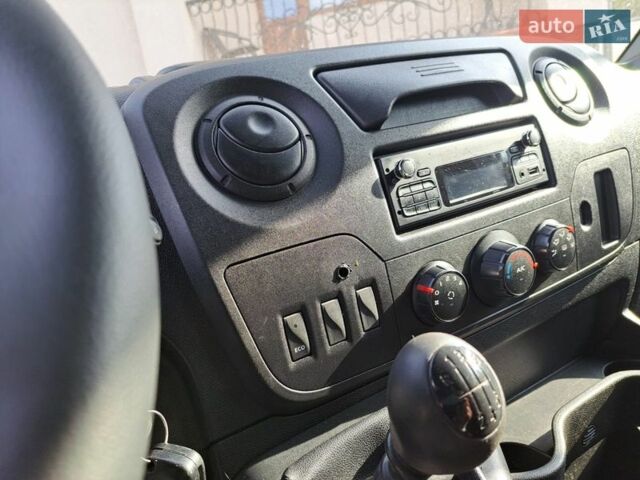 Белый Рено Мастер, объемом двигателя 2.3 л и пробегом 307 тыс. км за 18500 $, фото 13 на Automoto.ua