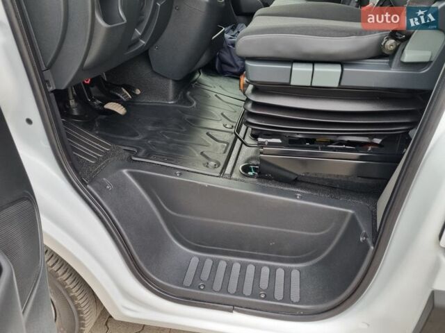 Білий Рено Мастєр, об'ємом двигуна 2.3 л та пробігом 254 тис. км за 23250 $, фото 34 на Automoto.ua