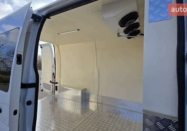 Білий Рено Мастєр, об'ємом двигуна 2.3 л та пробігом 178 тис. км за 19500 $, фото 7 на Automoto.ua