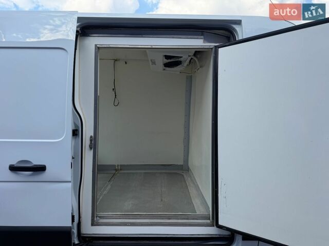 Белый Рено Мастер, объемом двигателя 0 л и пробегом 273 тыс. км за 17300 $, фото 35 на Automoto.ua