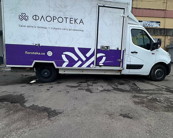 Белый Рено Мастер, объемом двигателя 2.3 л и пробегом 556 тыс. км за 20000 $, фото 8 на Automoto.ua