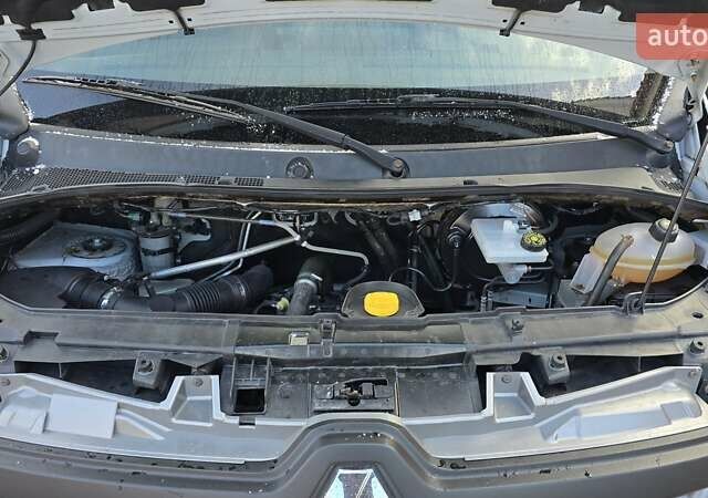 Белый Рено Мастер, объемом двигателя 2.3 л и пробегом 178 тыс. км за 19500 $, фото 26 на Automoto.ua