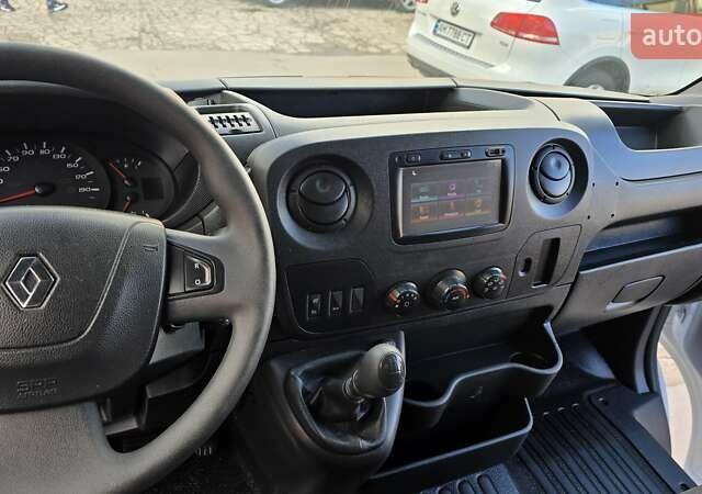 Белый Рено Мастер, объемом двигателя 2.3 л и пробегом 178 тыс. км за 19500 $, фото 12 на Automoto.ua
