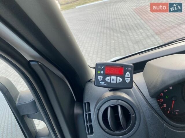 Білий Рено Мастєр, об'ємом двигуна 2.3 л та пробігом 160 тис. км за 18500 $, фото 24 на Automoto.ua