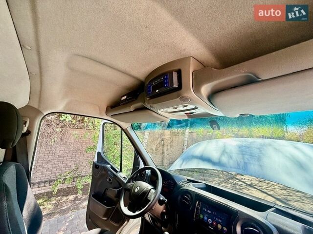 Белый Рено Мастер, объемом двигателя 2.3 л и пробегом 195 тыс. км за 26800 $, фото 43 на Automoto.ua