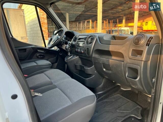 Белый Рено Мастер, объемом двигателя 2.3 л и пробегом 339 тыс. км за 17900 $, фото 22 на Automoto.ua