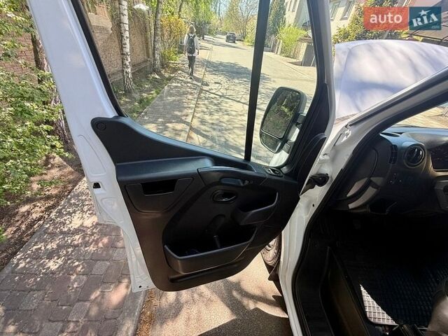 Белый Рено Мастер, объемом двигателя 2.3 л и пробегом 195 тыс. км за 26800 $, фото 44 на Automoto.ua