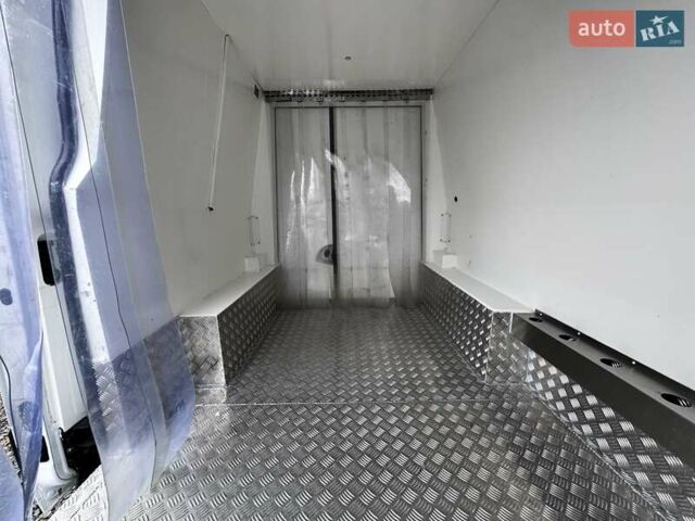 Белый Рено Мастер, объемом двигателя 2.3 л и пробегом 210 тыс. км за 18800 $, фото 14 на Automoto.ua