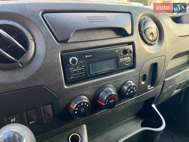 Белый Рено Мастер, объемом двигателя 2.3 л и пробегом 339 тыс. км за 17900 $, фото 28 на Automoto.ua