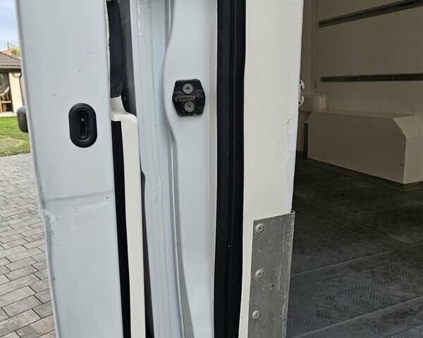 Білий Рено Мастєр, об'ємом двигуна 0 л та пробігом 167 тис. км за 22200 $, фото 12 на Automoto.ua