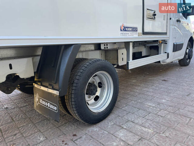 Белый Рено Мастер, объемом двигателя 2.3 л и пробегом 253 тыс. км за 26400 $, фото 27 на Automoto.ua