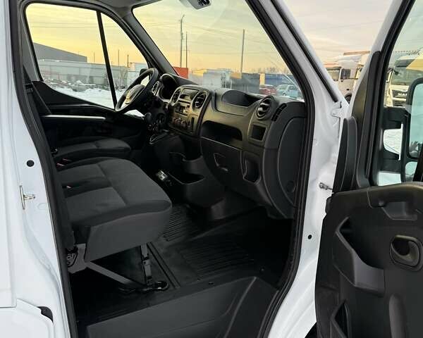 Белый Рено Мастер, объемом двигателя 2.3 л и пробегом 270 тыс. км за 23600 $, фото 31 на Automoto.ua