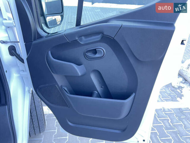 Білий Рено Мастєр, об'ємом двигуна 2.3 л та пробігом 190 тис. км за 22800 $, фото 33 на Automoto.ua